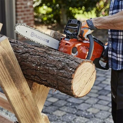 MOTOSEGA ELETTRICA HUSQVARNA 120I CON BATTERIA E CARICABATTERIE 5 MOTOSEGA ELETTRICA HUSQVARNA 120I CON BATTERIA E CARICABATTERIE - immagine 5