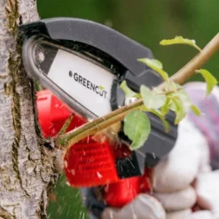 Mini Motosega Portatile, Batteria Al Litio 21V (x2), Lama Da 101,6mm (4), Include 1 Sega E 1 Catena Extra, Caricatore E Custodia Per Il Trasporto - Greencut GSM210L-4 -Husqvarni Negozio 39021021 3