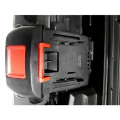 MOTOSEGA 24V 2 LAME 4 6 SERBATOIO OLIO TAGLIARAMI ELETTROSEGA 2 BATTERIE ELETTRICA 7 MOTOSEGA 24V 2 LAME 4 6 SERBATOIO OLIO TAGLIARAMI ELETTROSEGA 2 BATTERIE ELETTRICA -Husqvarni Negozio 39101124 3